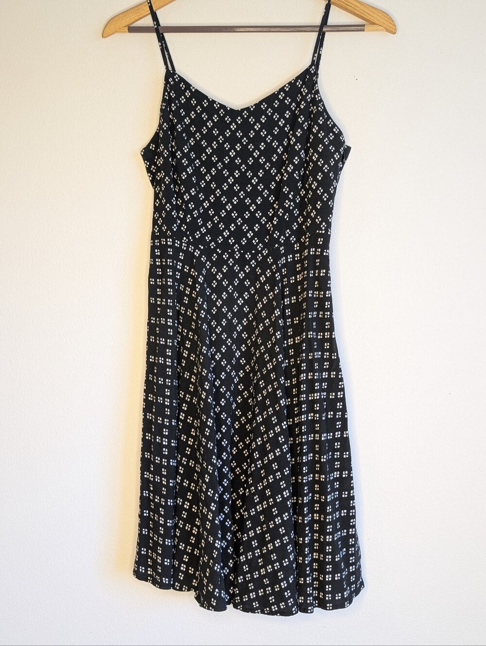 Old Navy Black & White Geometric Print Mini Cami Dress - Medium - Picture 2 of 8